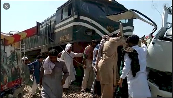 Train-Bus Collision near Sheikhupura: Atleast 15 Died.