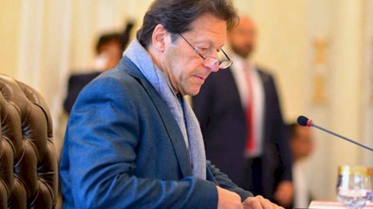 PM Imran Khan Summons Emergency Plan For Safeguarding Health Workers Amid COVID-19