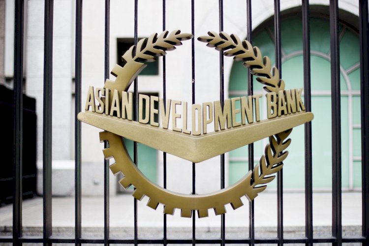 Pakistanâ€™s Government Sign a Loan Agreement With Asian Development Program