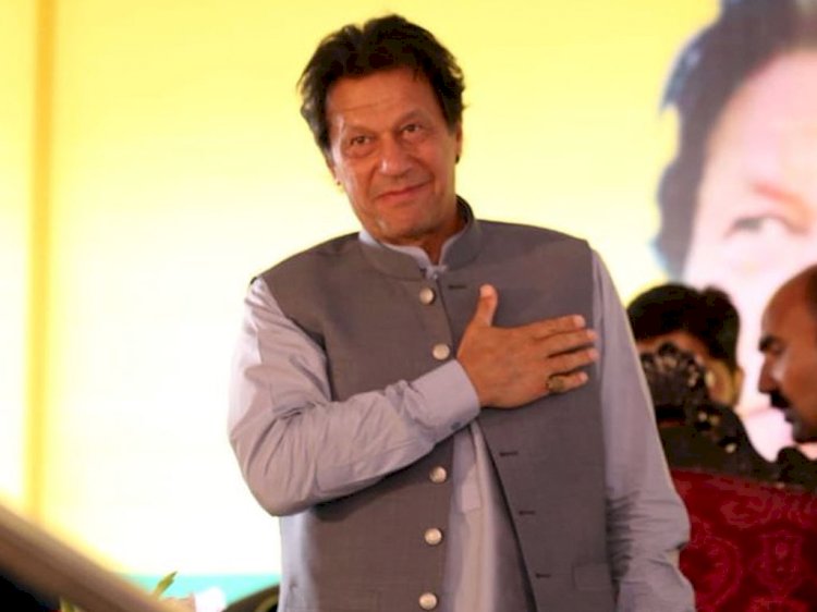 Cabinet Hails PM Imran Khan For His Leadership