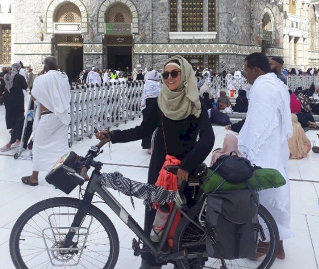 Female Pilgrim Makes History: Reaches Mecca On Bicycle