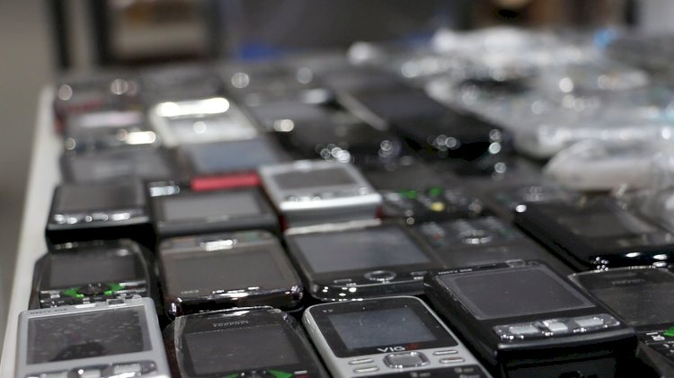 962 Smuggled Mobiles Seized In Peshawar