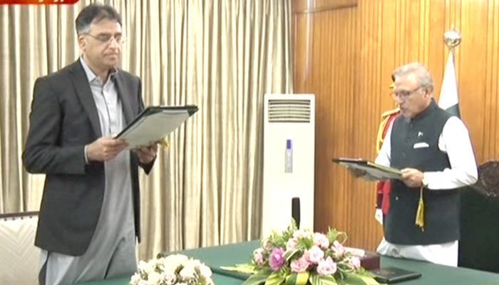 Asad Umar Rejoins Federal Cabinet and Takes Oath as a Federal Minister for Planning & Special Initiatives.