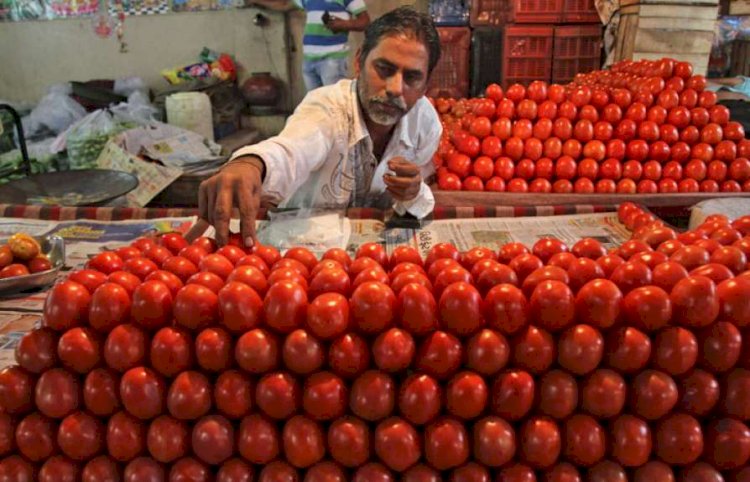 Price of Tomatoes Reaches at 400 Per Kg Making PML-N Submit Resolution.