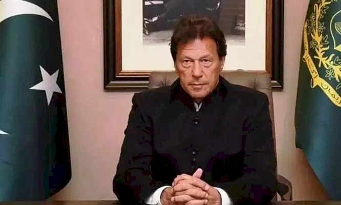 Prime Minister Imran Khan pay rich tribute to martyrs of Karbala