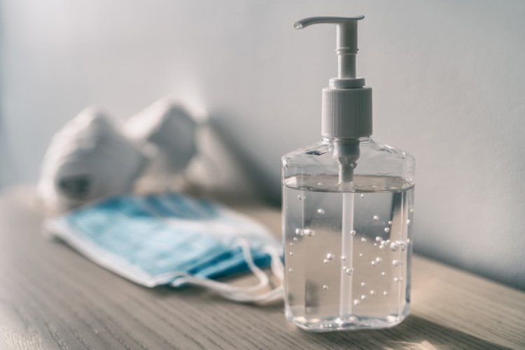 What should be you looking for in a sanitizer?