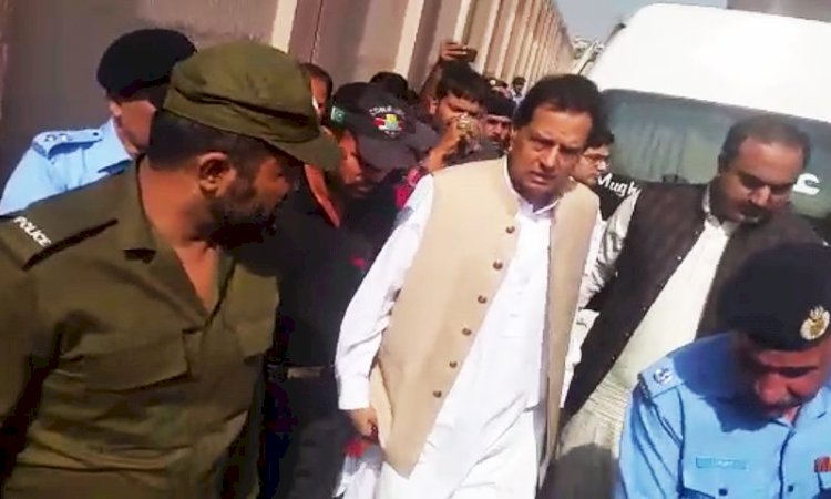 Why Captain Safdar Arrested In Karachi?